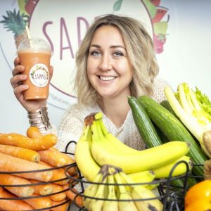 Stephanie de Sappig avec un mocktail